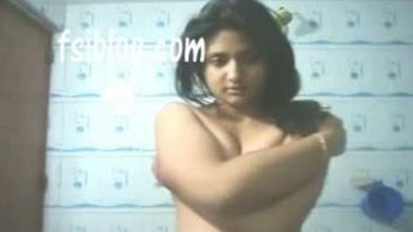 Nude photo of bengali lady, irritating quality